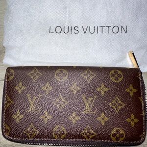 Louis Vuitton wallet dupe